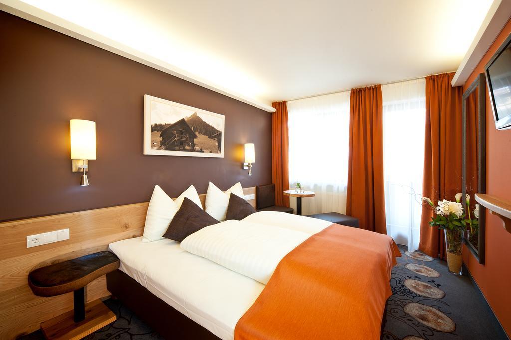 Double Room,682116390:JPEG